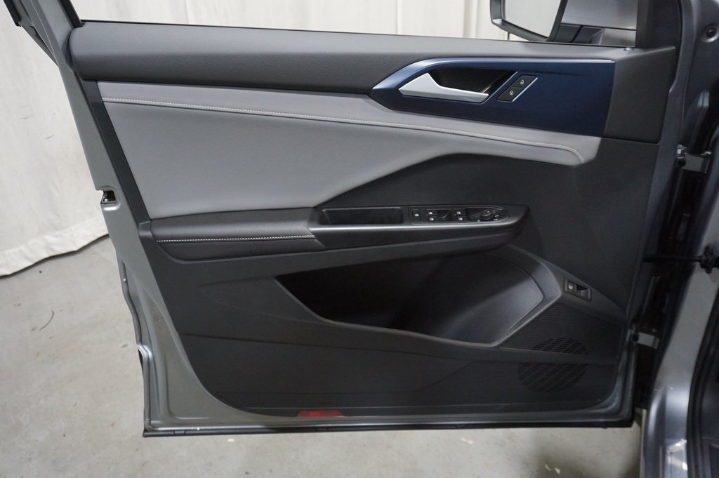 2024 Volkswagen Taos SE photo 19