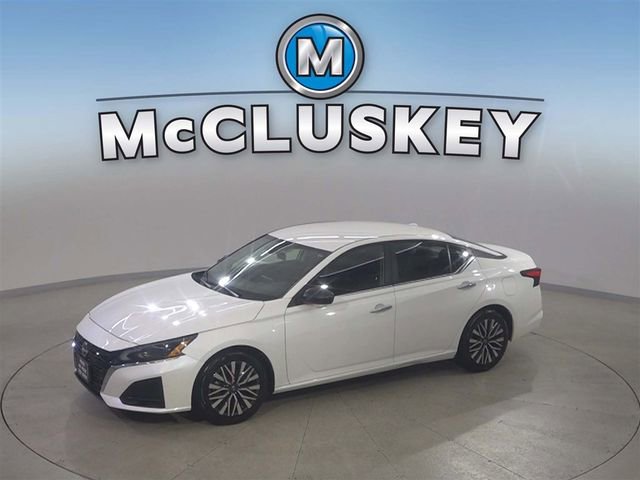 2024 Nissan Altima SV's photo