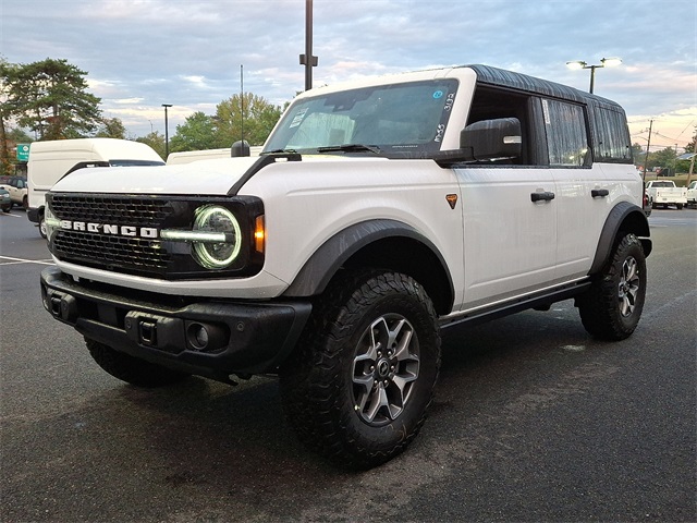 2025 Ford Bronco Badlands photo 3