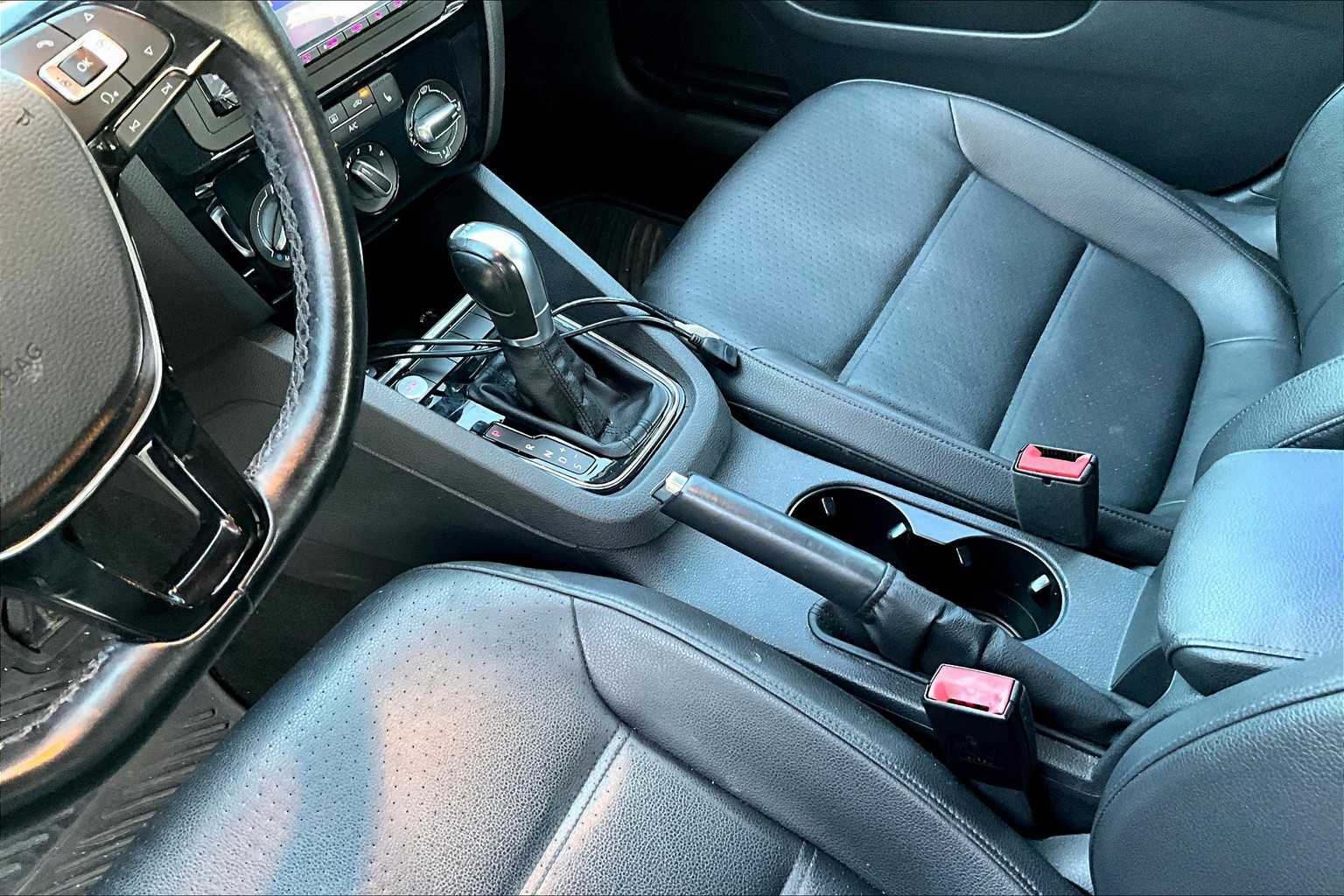 2015 Volkswagen Jetta 2.0 TDI SE photo 14