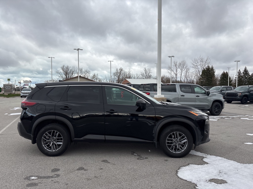 2023 Nissan Rogue S photo 3