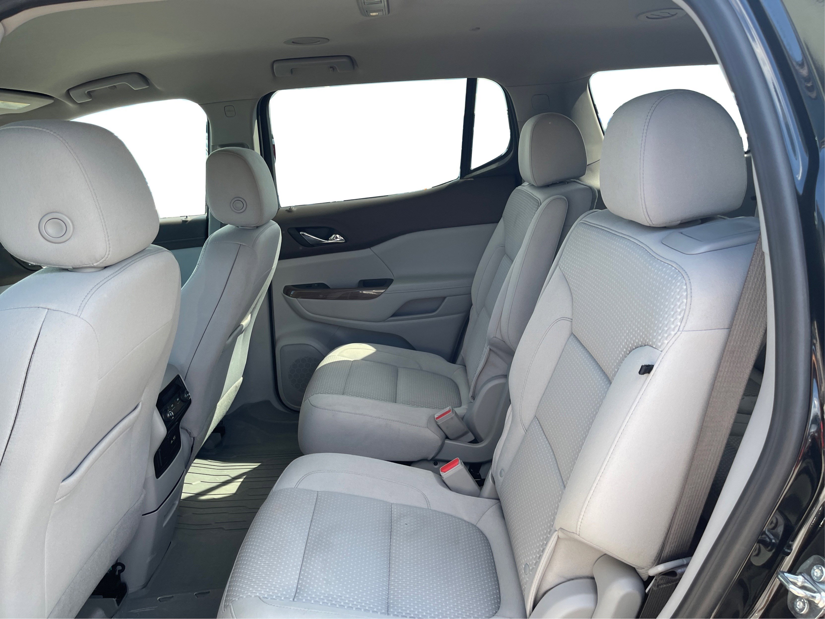2023 Gmc Acadia SLE photo 2