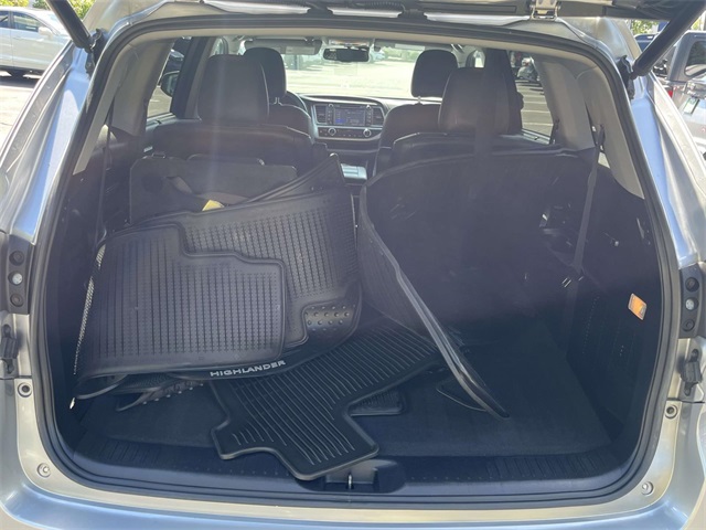 2016 Toyota Highlander Limited photo 16