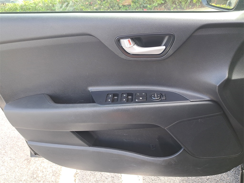 2018 Kia Rio S photo 19