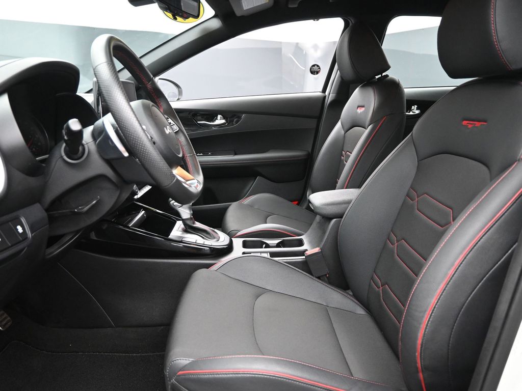 2023 Kia Forte GT photo 11