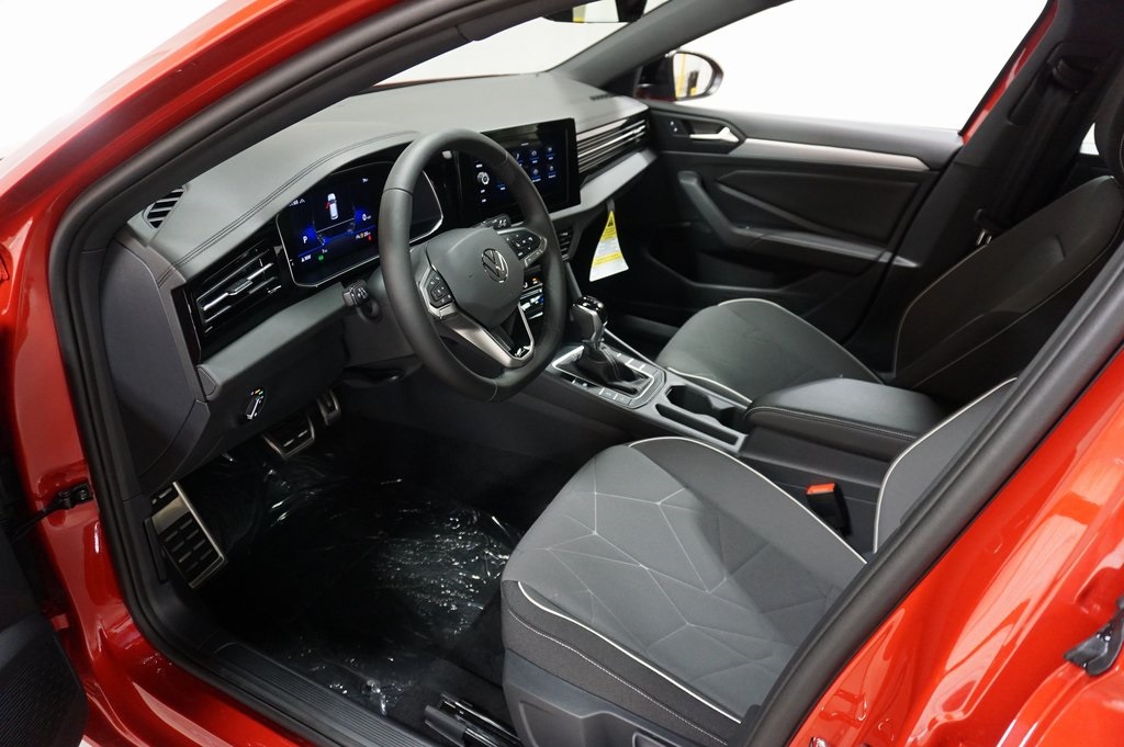 2025 Volkswagen Jetta 1.5T Sport photo 9