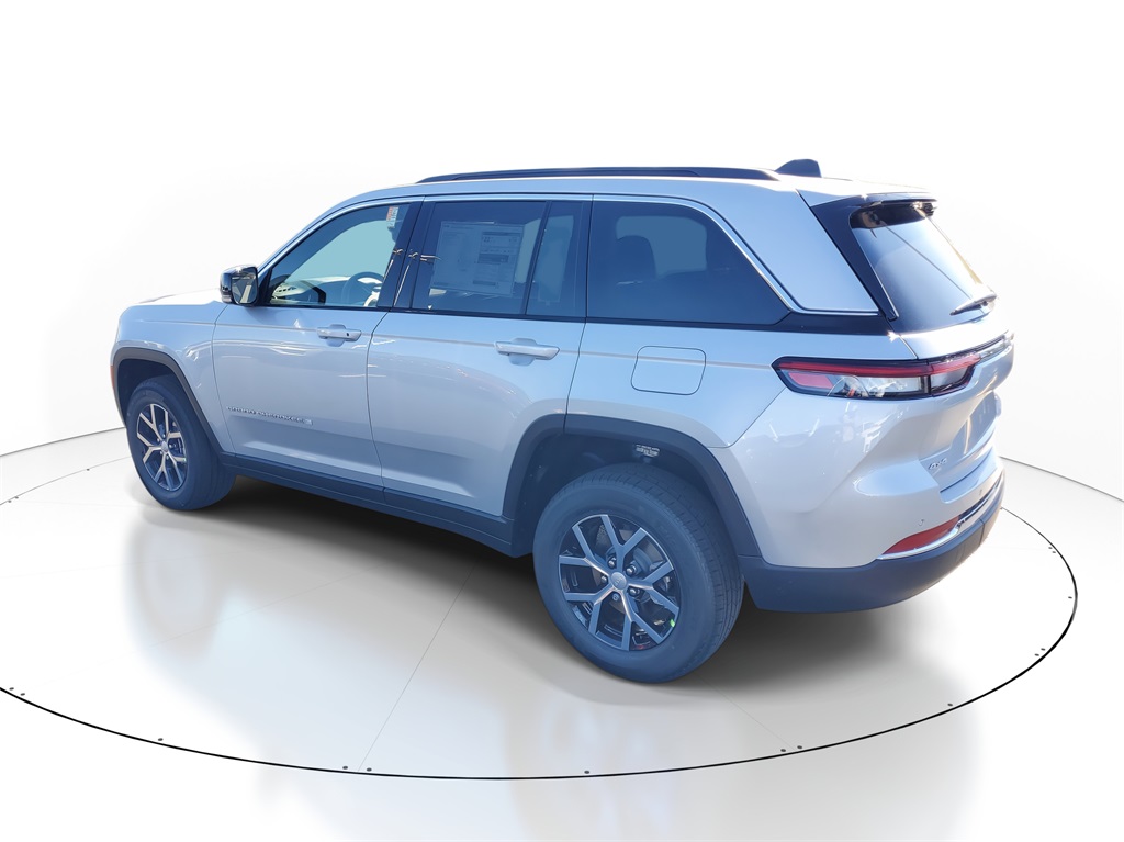 2025 Jeep Grand Cherokee Limited photo 3