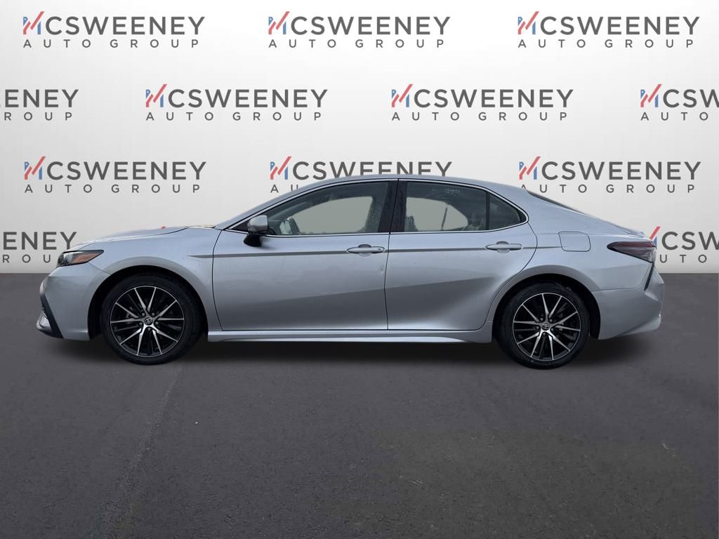 2024 Toyota Camry SE photo 2