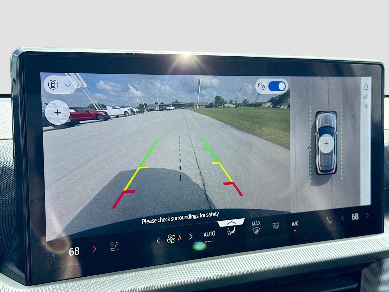 2025 Ford Explorer ST-Line photo 14