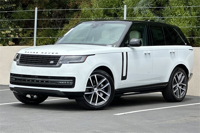 2025 Land Rover Range Rover SE's photo