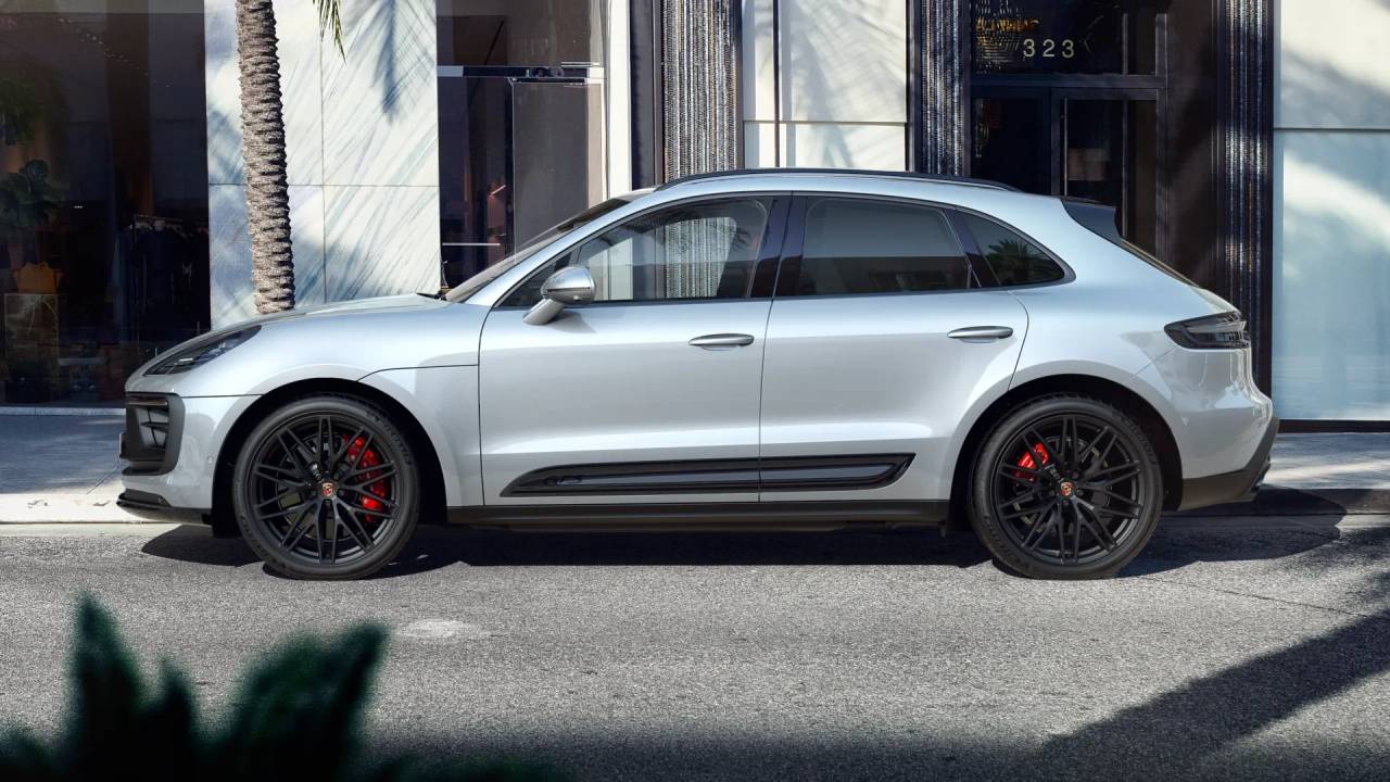 2025 Porsche Macan GTS photo 2