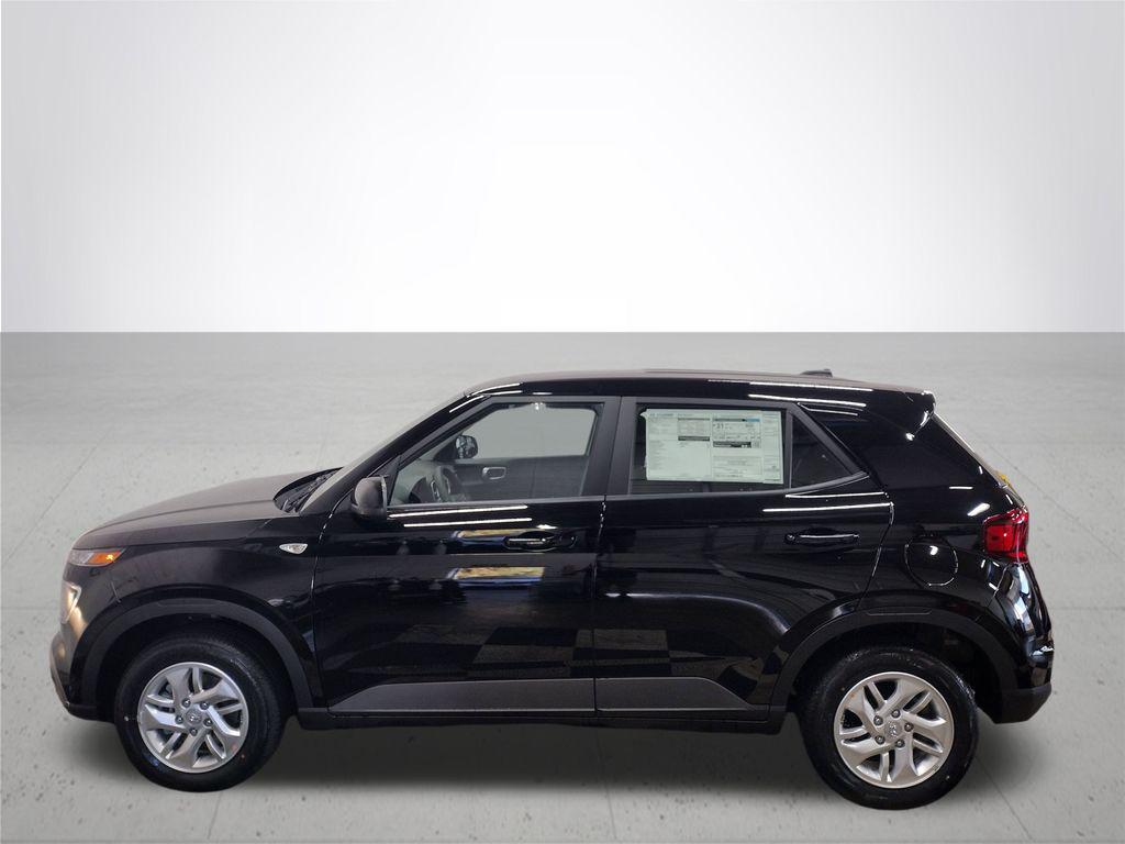 2026 Hyundai Venue SE photo 9