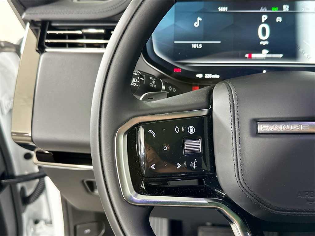 2025 Land Rover Range Rover Sport SE photo 13