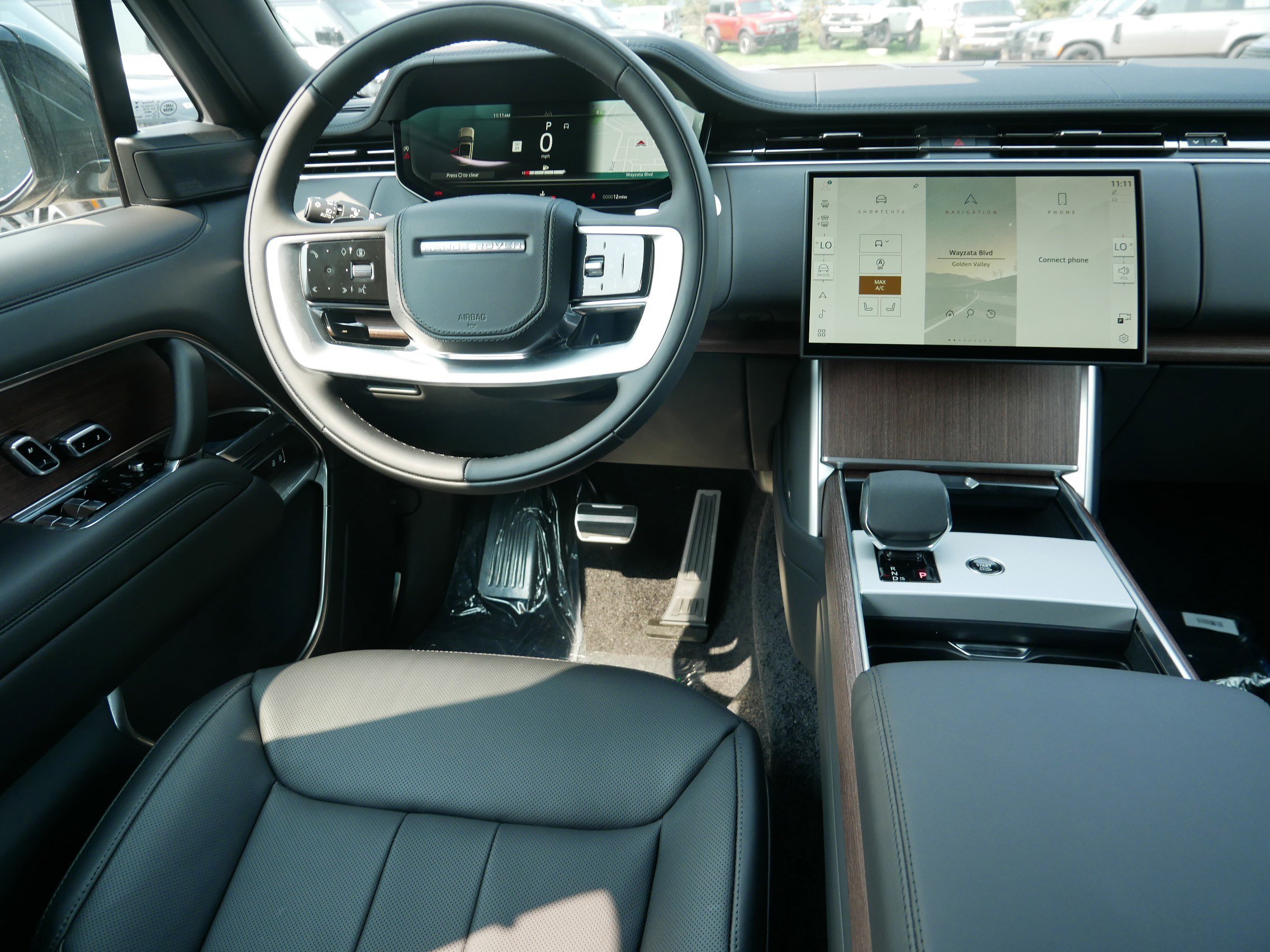 2025 Land Rover Range Rover SE photo 7