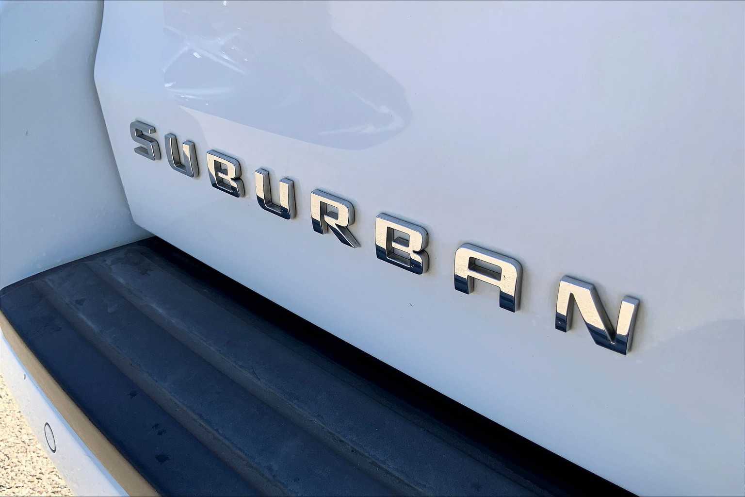 2016 Chevrolet Suburban LT photo 9