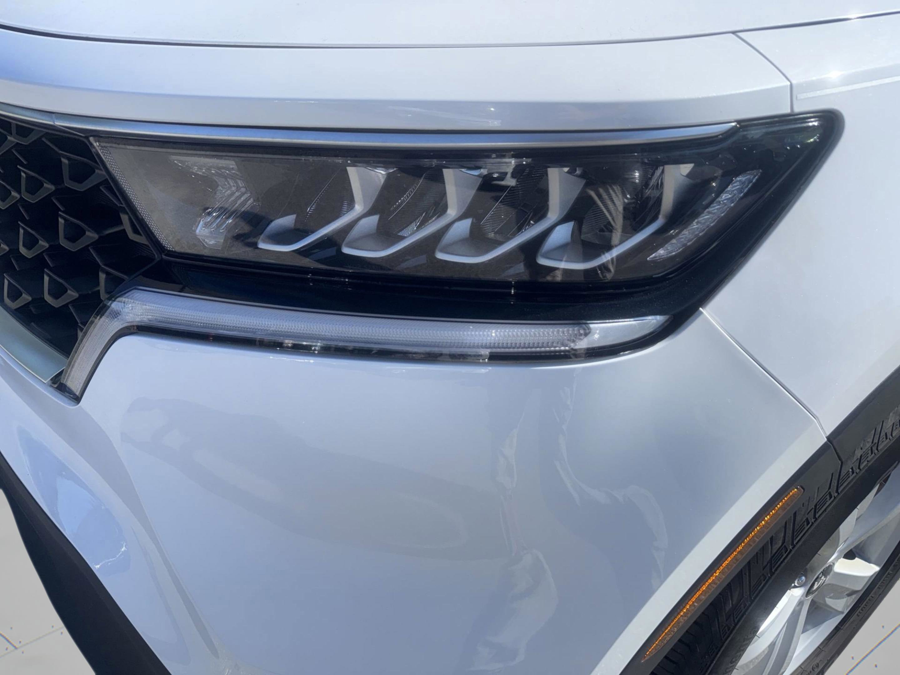 2021 Kia Sorento LX photo 3