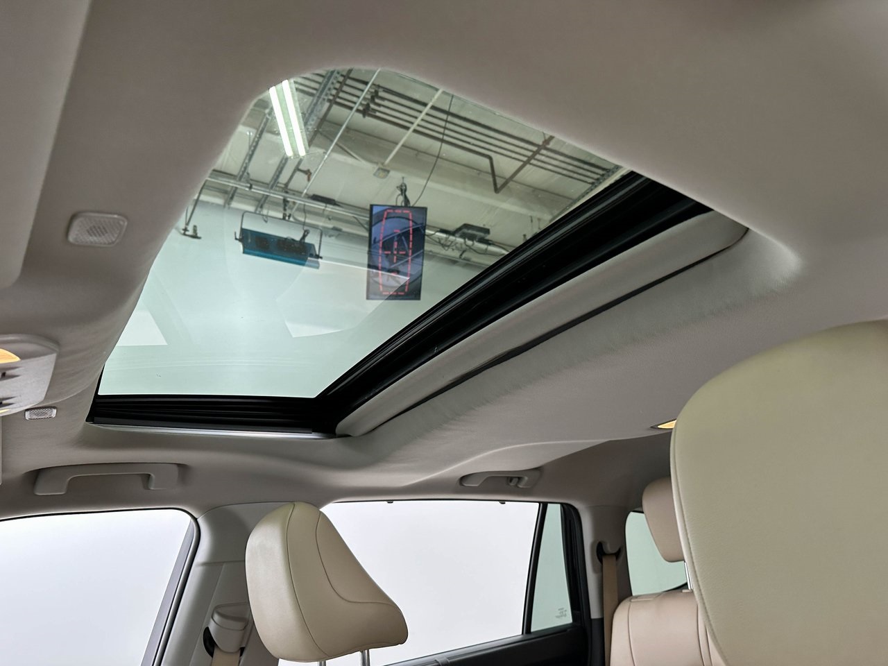 2024 Toyota Highlander Hybrid XLE photo 13