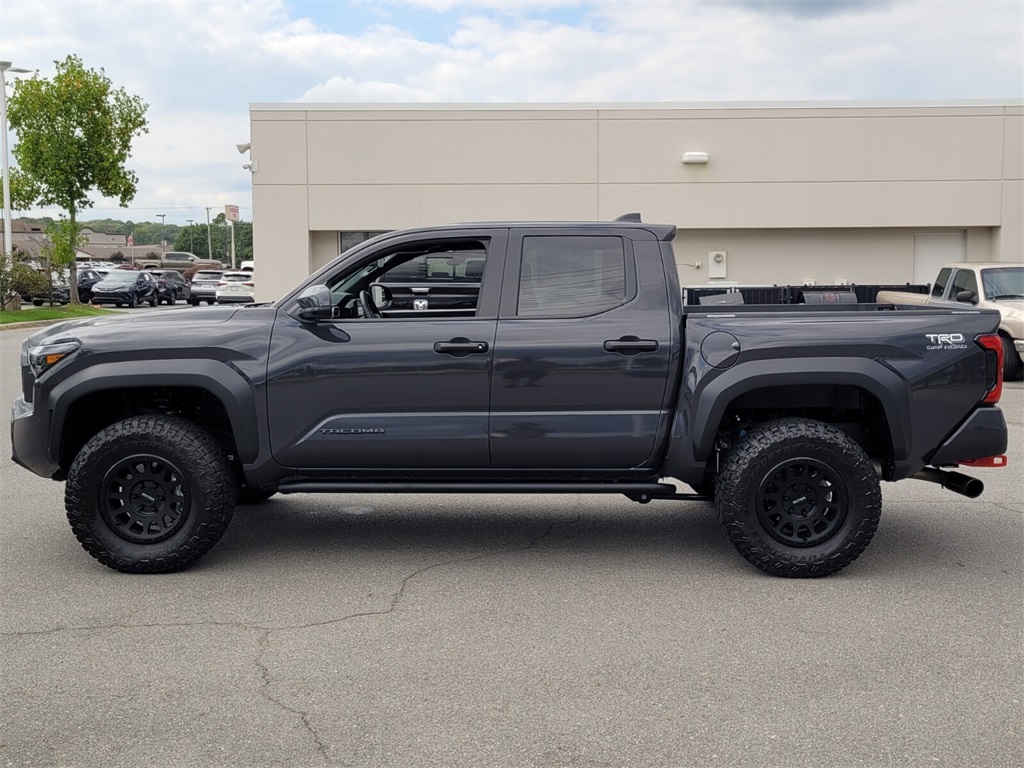 2024 Toyota Tacoma TRD Off-Road photo 4