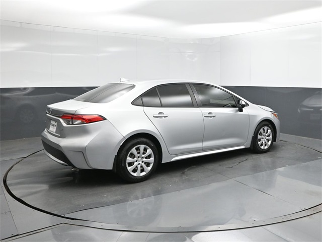 2022 Toyota Corolla LE photo 4