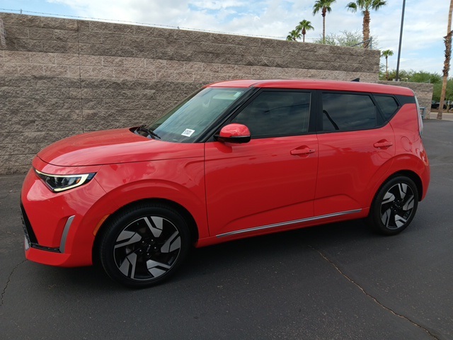 2023 Kia Soul GT-Line photo 3