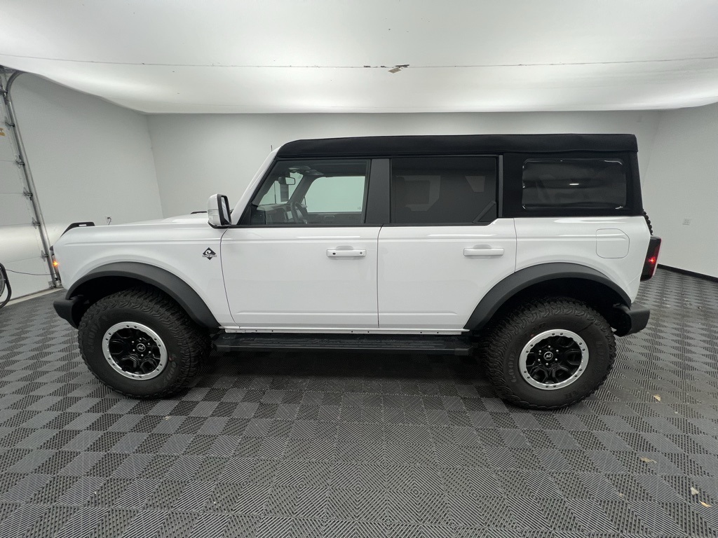 2024 Ford Bronco Outer Banks photo 4