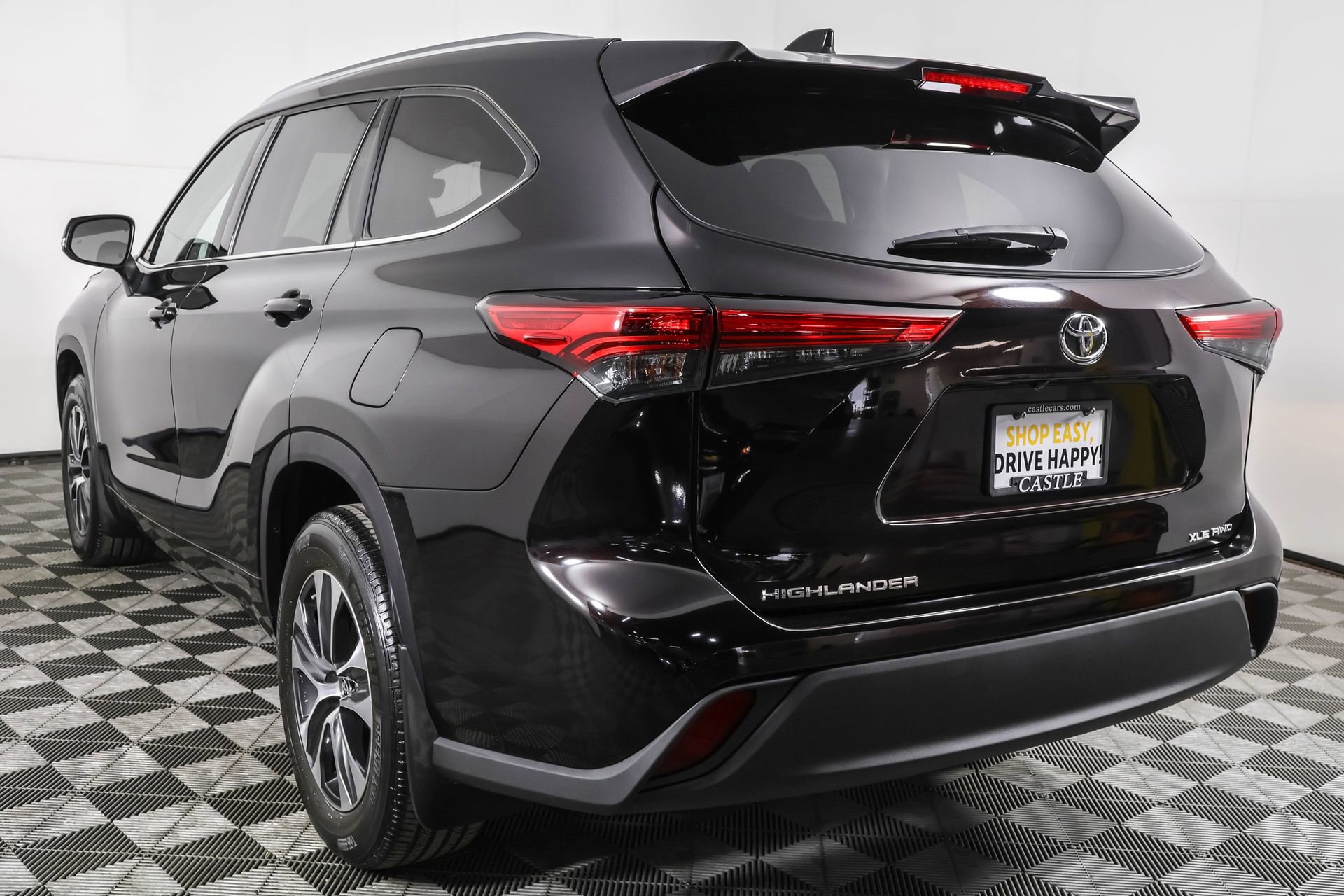 2021 Toyota Highlander XLE photo 4