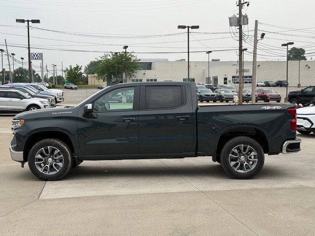 2026 Chevrolet Silverado photo 7