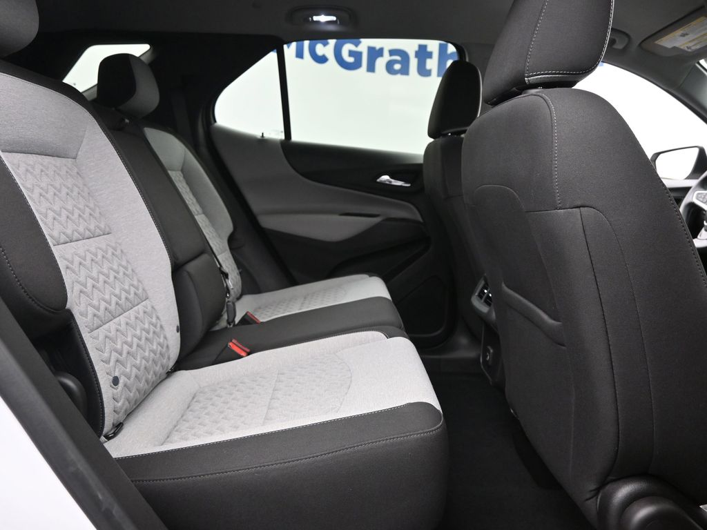 2023 Chevrolet Equinox LT photo 3
