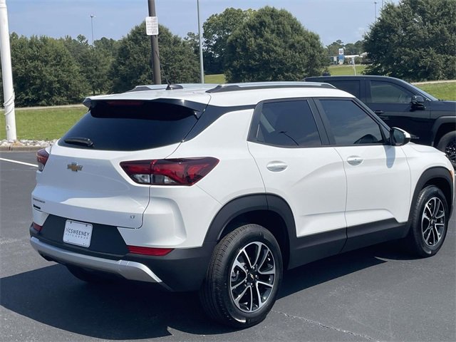 2026 Chevrolet Trailblazer LT photo 3