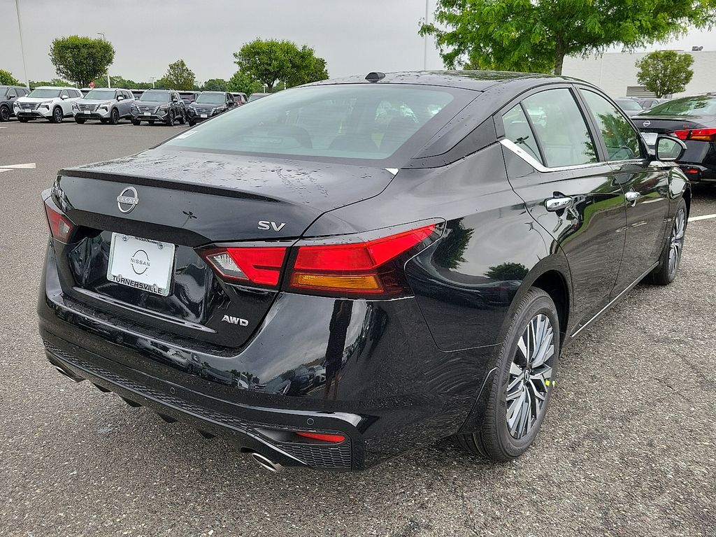 2025 Nissan Altima 2.5 SV photo 3