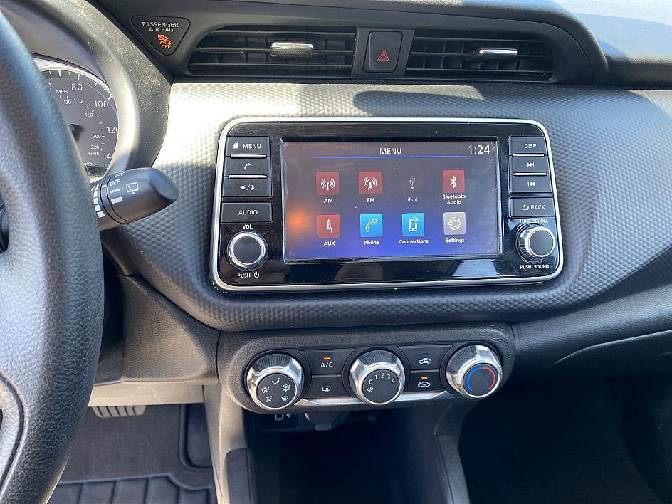 2023 Nissan Kicks S photo 10