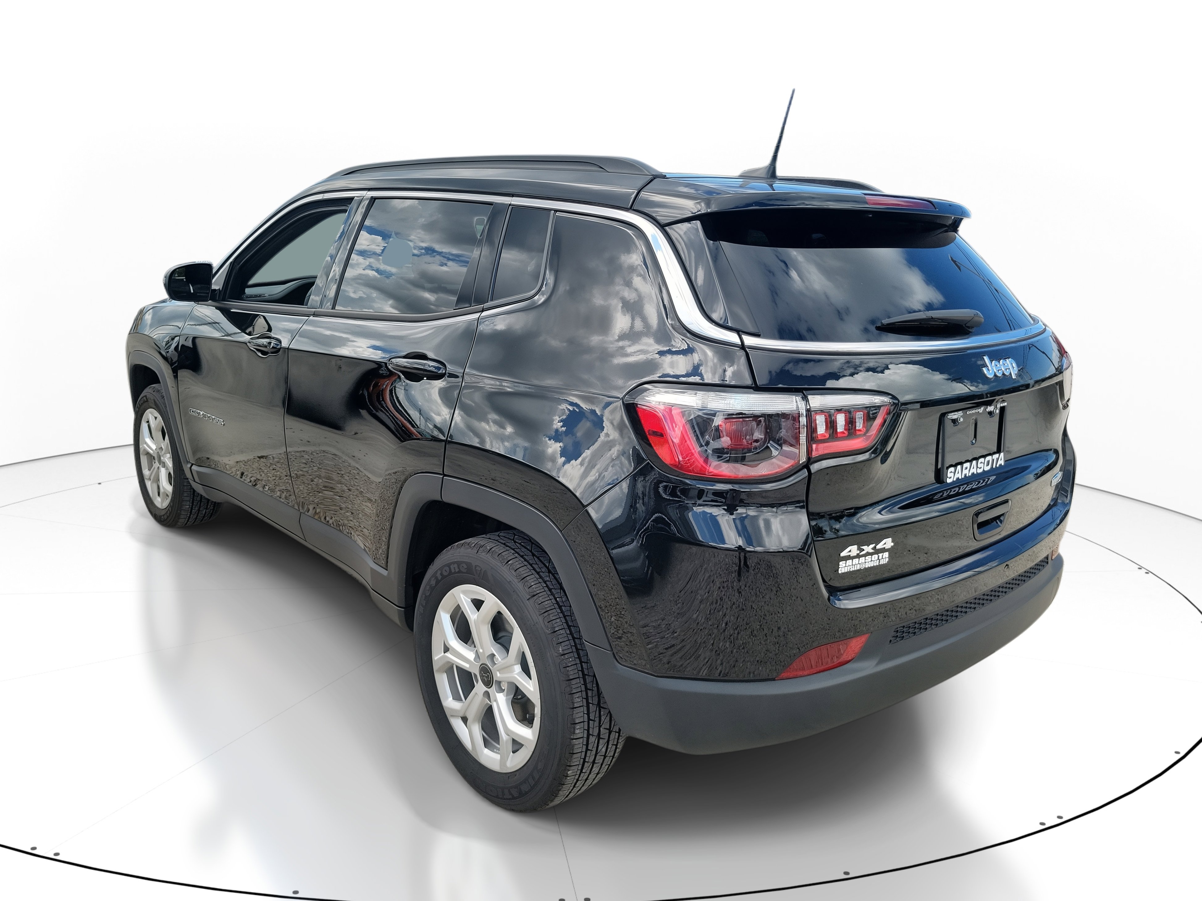 2025 Jeep Compass Latitude photo 4
