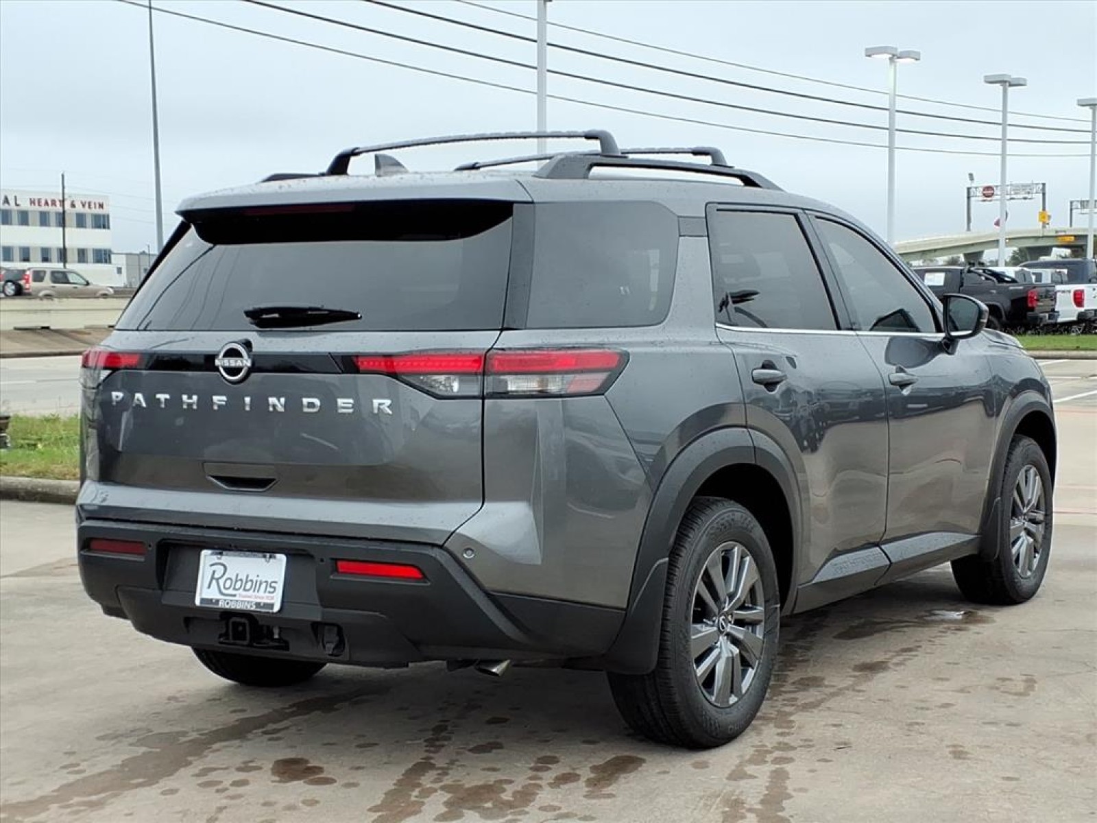 2025 Nissan Pathfinder SV photo 4