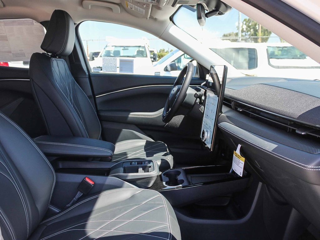 2025 Ford Mustang Mach-E Select photo 15