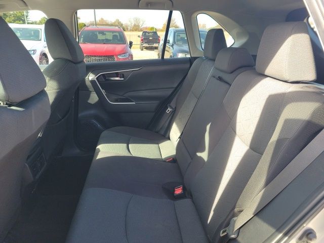 2024 Toyota RAV4 XLE photo 2