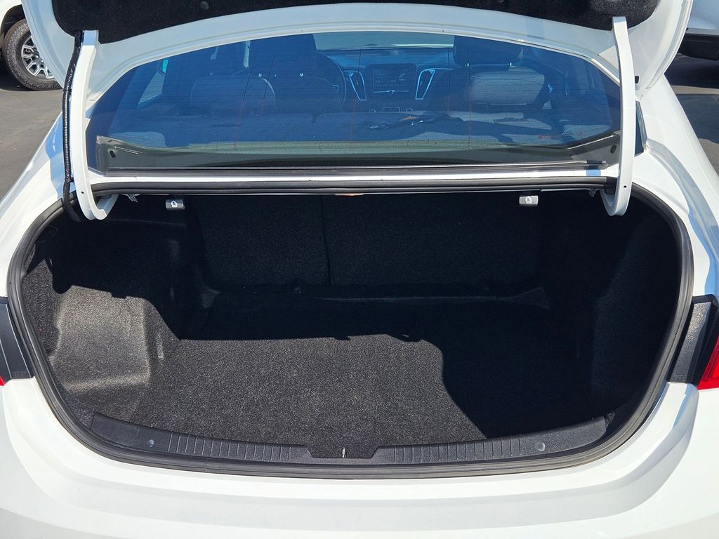 2018 Chevrolet Malibu 1LT photo 23