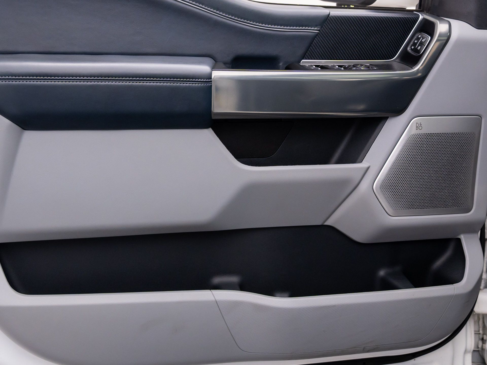 2022 Ford F-150 Limited photo 11