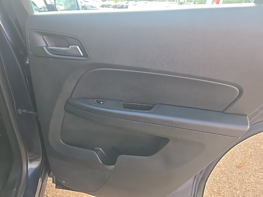 2015 Chevrolet Equinox LS photo 24