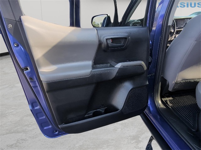 2022 Toyota Tacoma SR5 photo 36