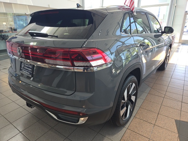 2025 Volkswagen Atlas Cross Sport SE Technology photo 8