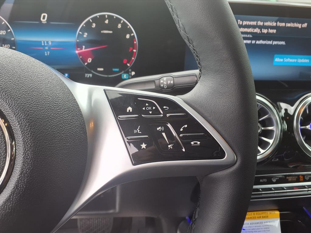 2026 Mercedes Benz GLB 250 4MATIC photo 16