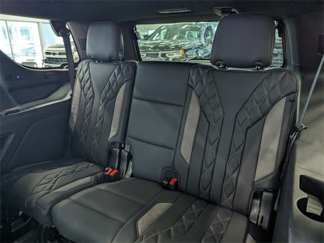 2025 Chevrolet Tahoe Premier photo 4