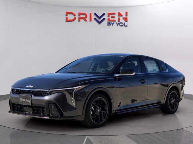 2025 Kia K4 GT-Line Turbo's photo
