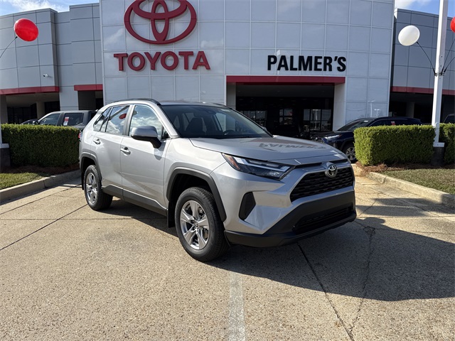2025 Toyota RAV4 XLE's photo