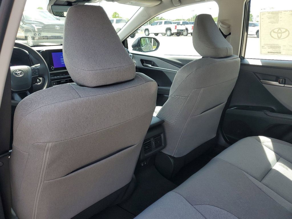 2025 Toyota Camry LE photo 18