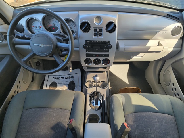 2010 Chrysler PT Cruiser Touring photo 18