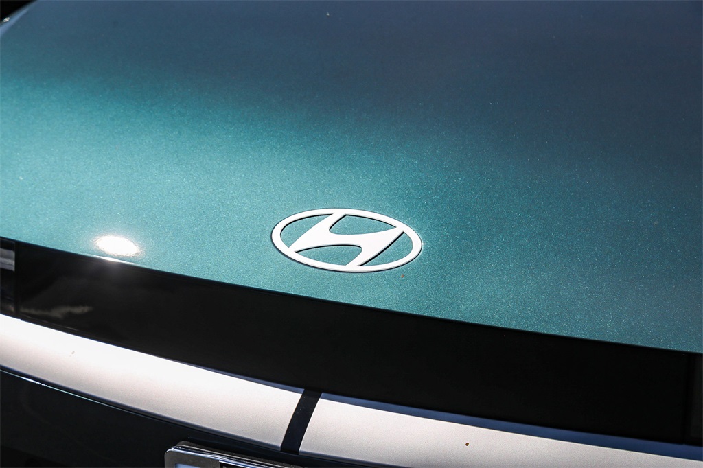 2025 Hyundai Ioniq 5 SE photo 3