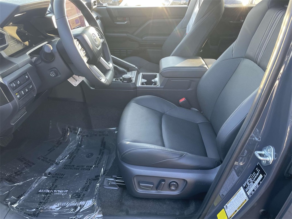 2025 Toyota 4Runner Limited photo 17