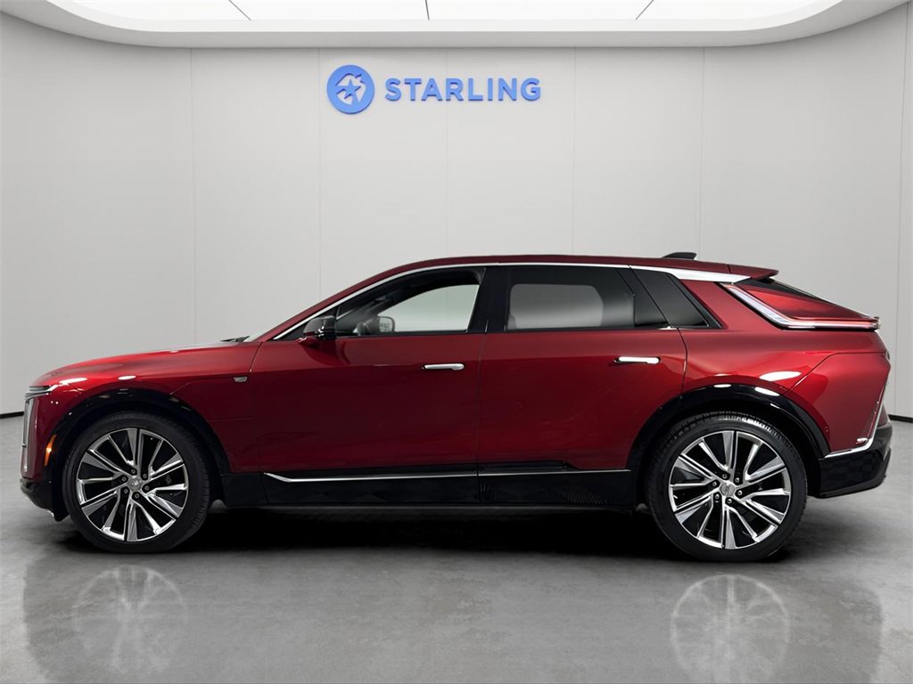 2024 Cadillac Lyriq Luxury photo 3