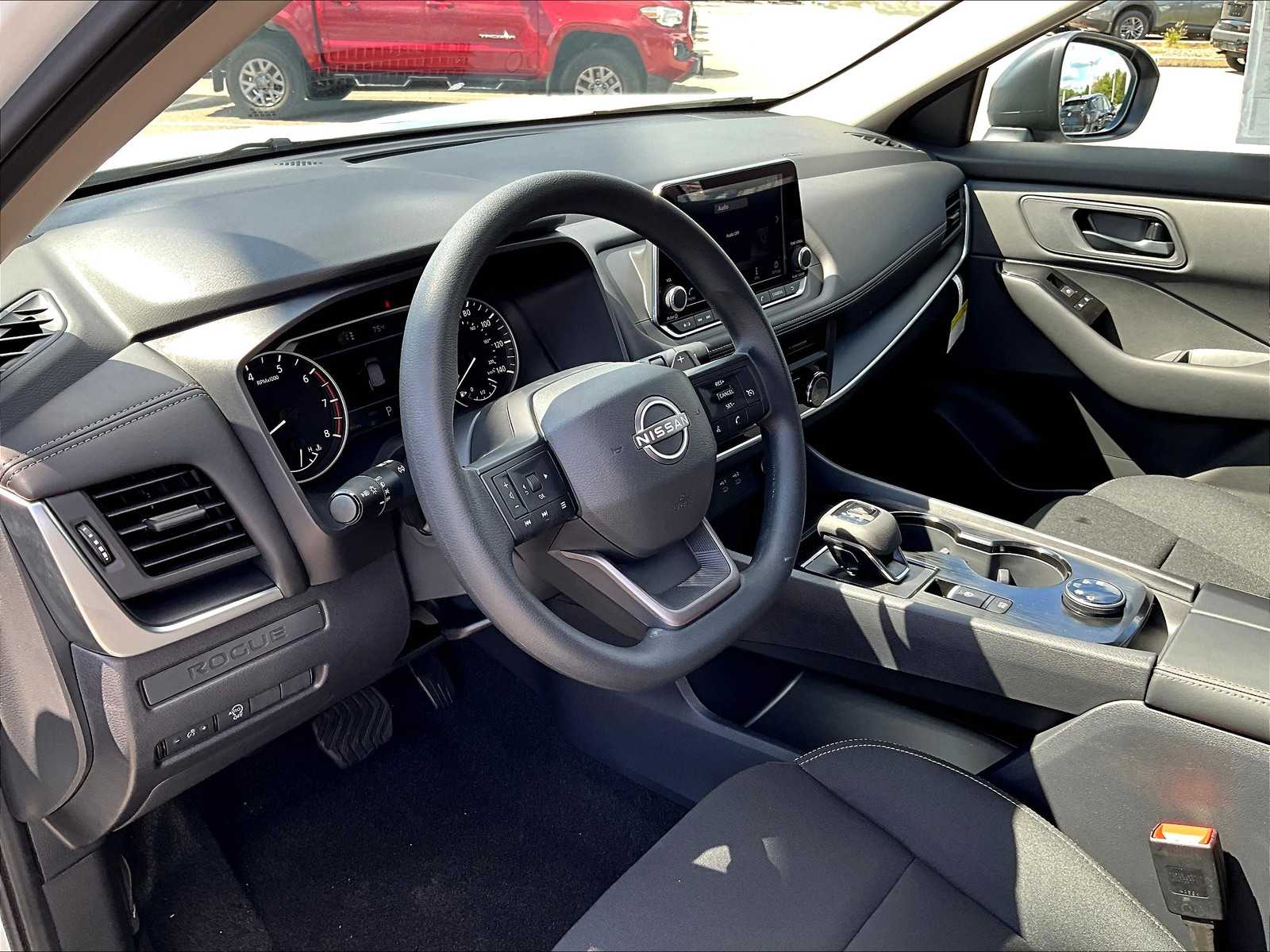 2026 Nissan Rogue S photo 8